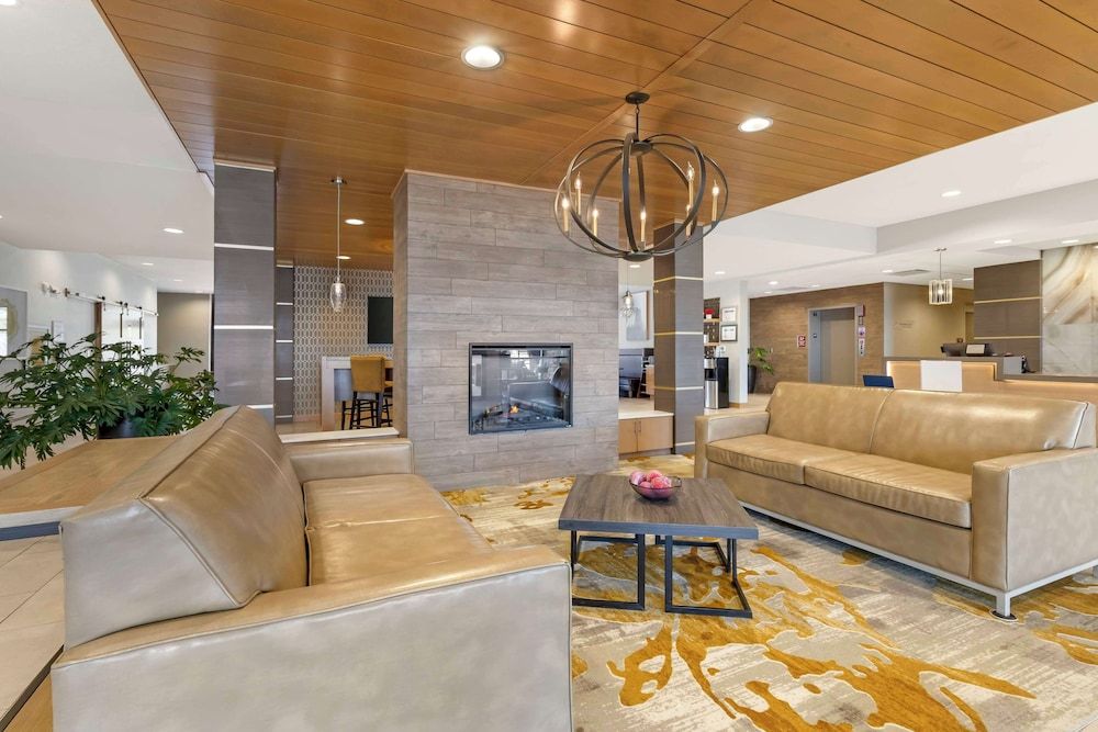 Best Western Plus at La Crescent Event Center 2