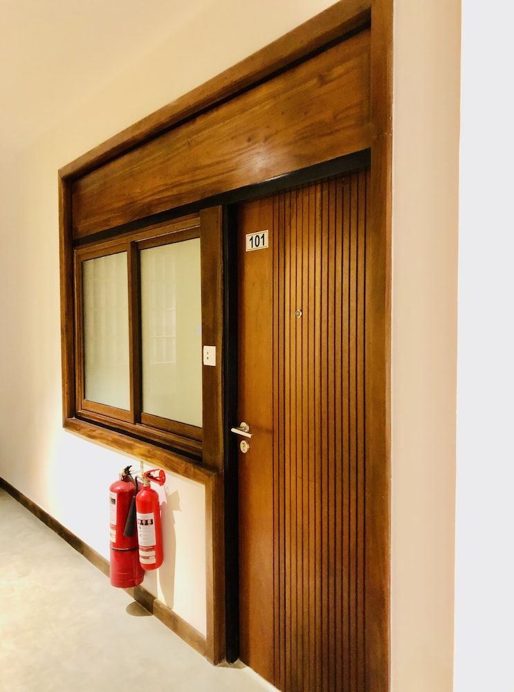 Tropic Inn - Mount Lavinia 2