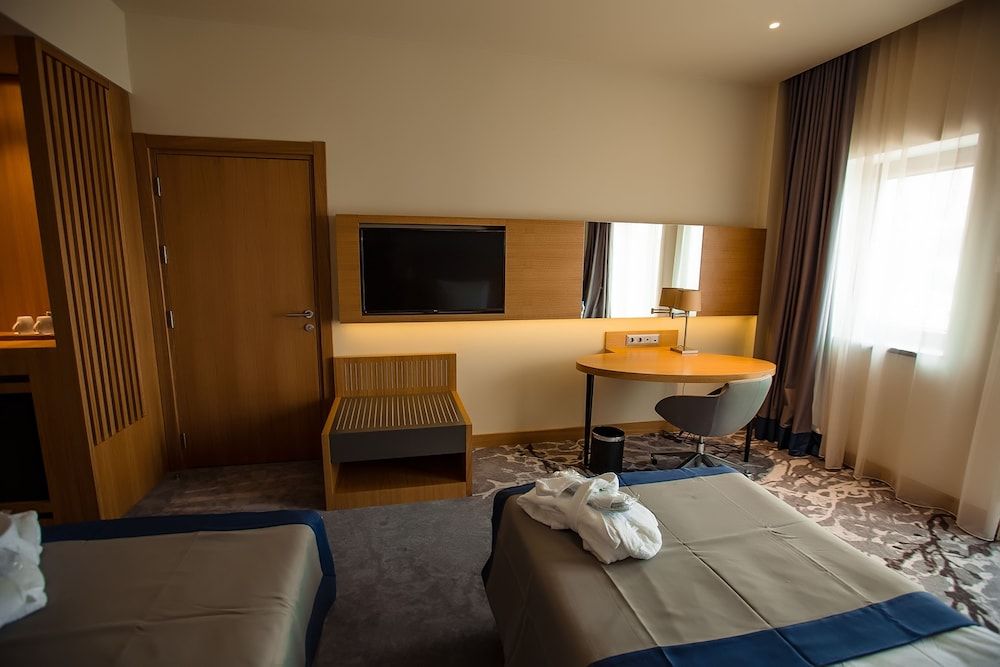 Holiday Inn Aktau - Seaside 2