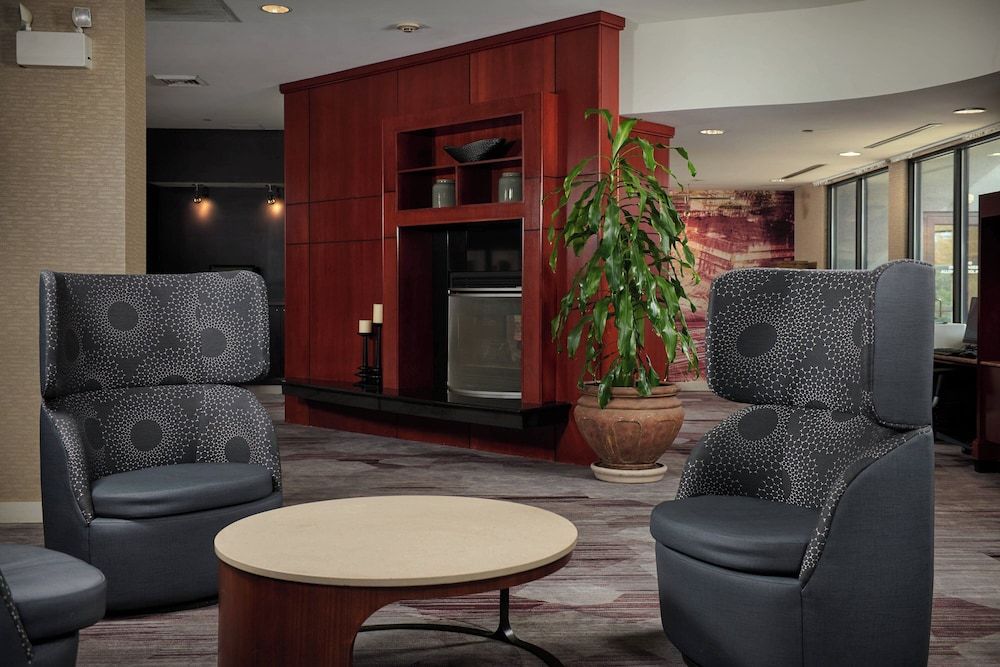 Courtyard by Marriott Bristol 2