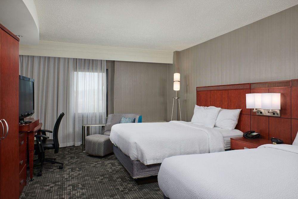 Courtyard by Marriott Bristol 3