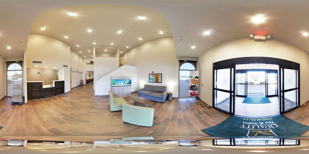 Quality Inn & Suites Near Tanger Outlet Mall 2 étoiles à Gonzales