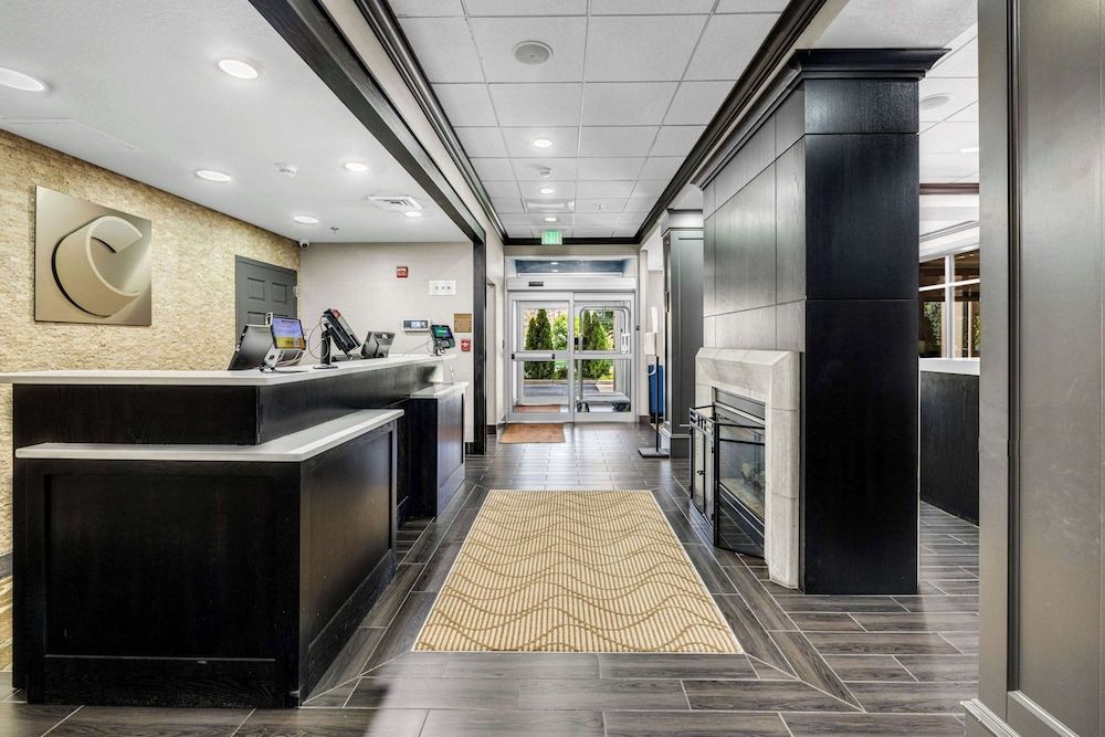 Comfort Inn & Suites Logan Near University 3