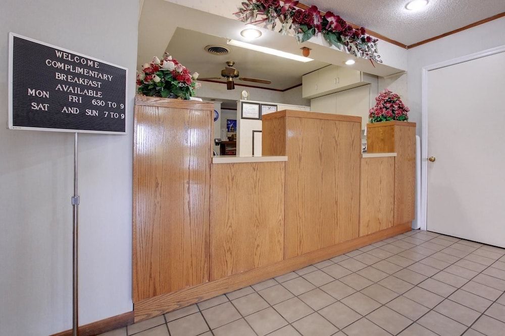 Americas Best Value Inn Sullivan 2