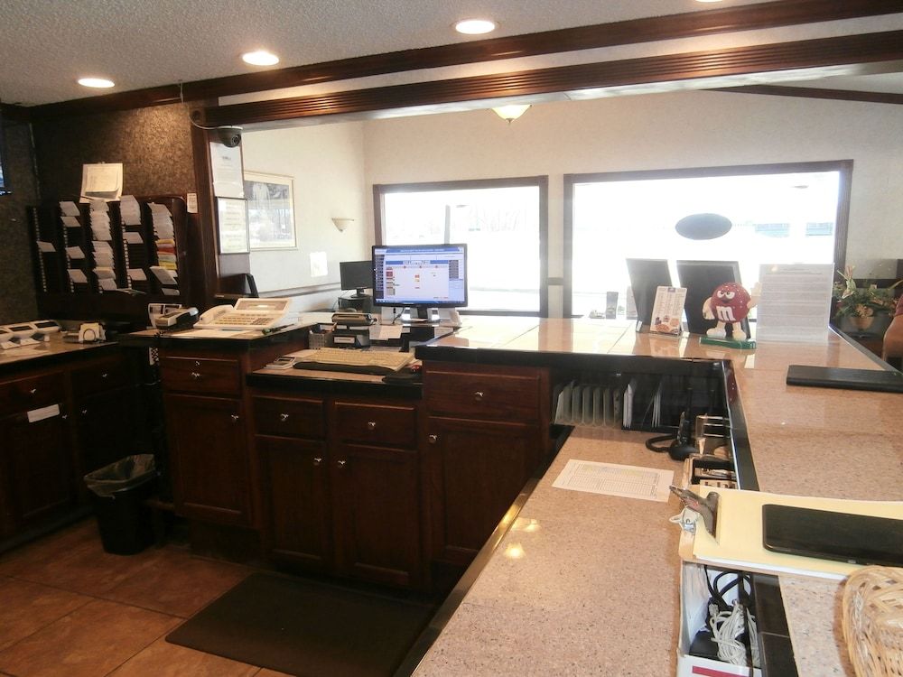 Americas Best Value Inn Conyer 3