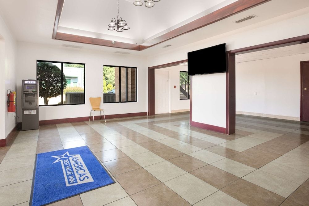 Americas Best Value Inn Stockbridge 3