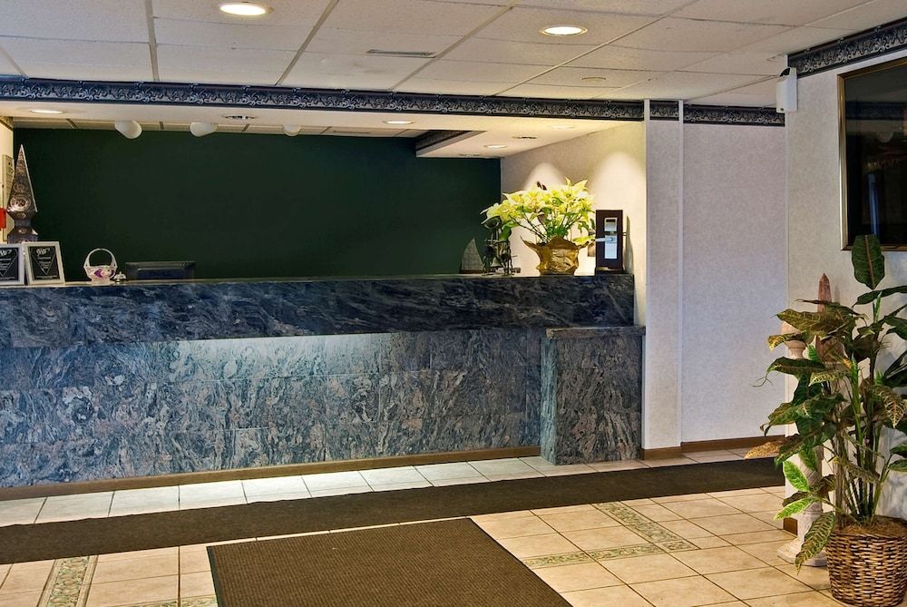 Americas Best Value Inn & Suites Waukegan Gurnee 2