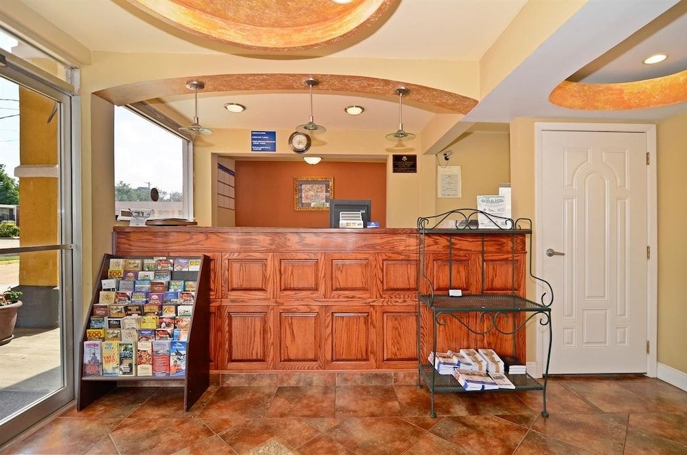 Americas Best Value Inn Alexandria 2