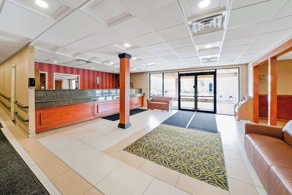 Americas Best Value Inn Foxboro 2