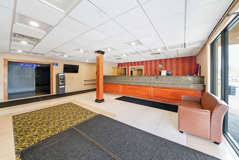 Americas Best Value Inn Foxboro 3