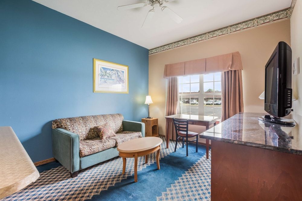 Americas Best Value Inn & Suites Three Rivers 2