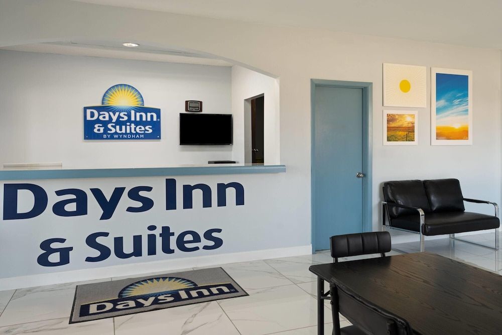 Days Inn & Suites by Wyndham Byram 2