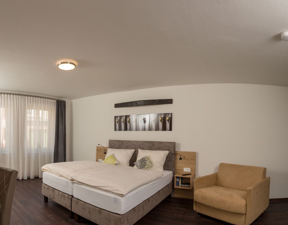 Weinhotel Ayler Kupp 3