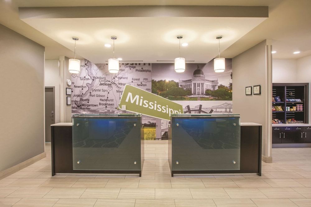 La Quinta Inn & Suites by Wyndham Hattiesburg - I-59 2