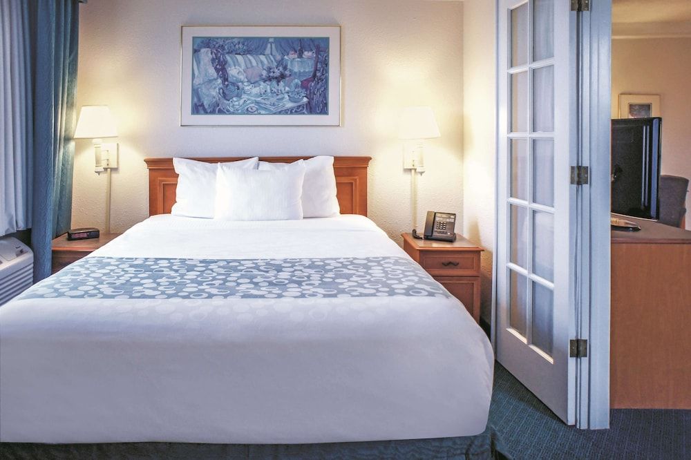 La Quinta Inn by Wyndham Moline Airport 3