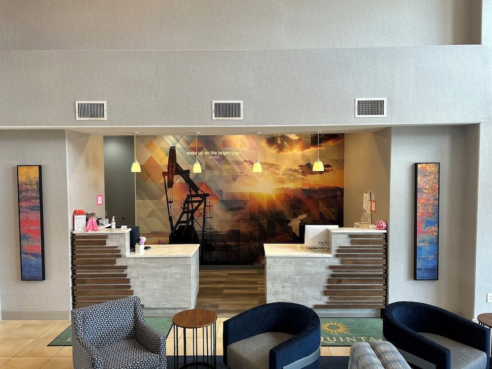 La Quinta Inn & Suites by Wyndham Longview North 3