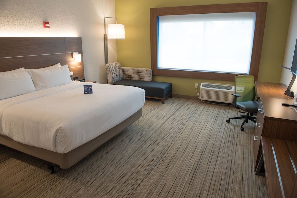Holiday Inn Express & Suites Orland Park - Mokena 2