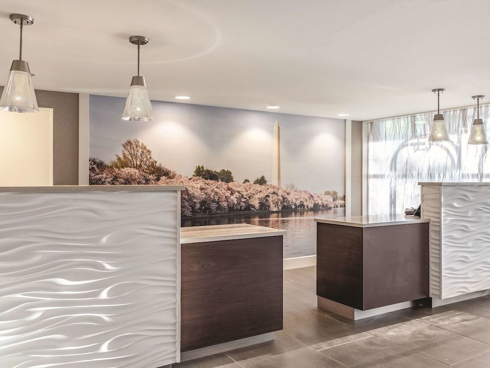 La Quinta Inn Suites By Wyndham Columbia Fort Mead 3