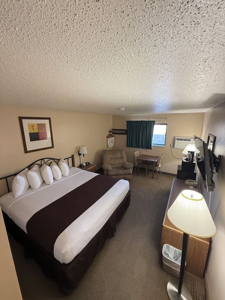 Americas Best Value Inn Torrington 3