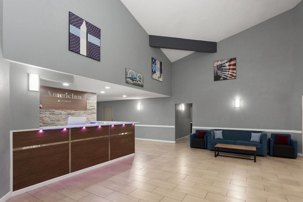 AmericInn by Wyndham Lake Mills 3