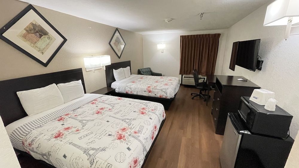 Pinckeyville Inn and Suites 3