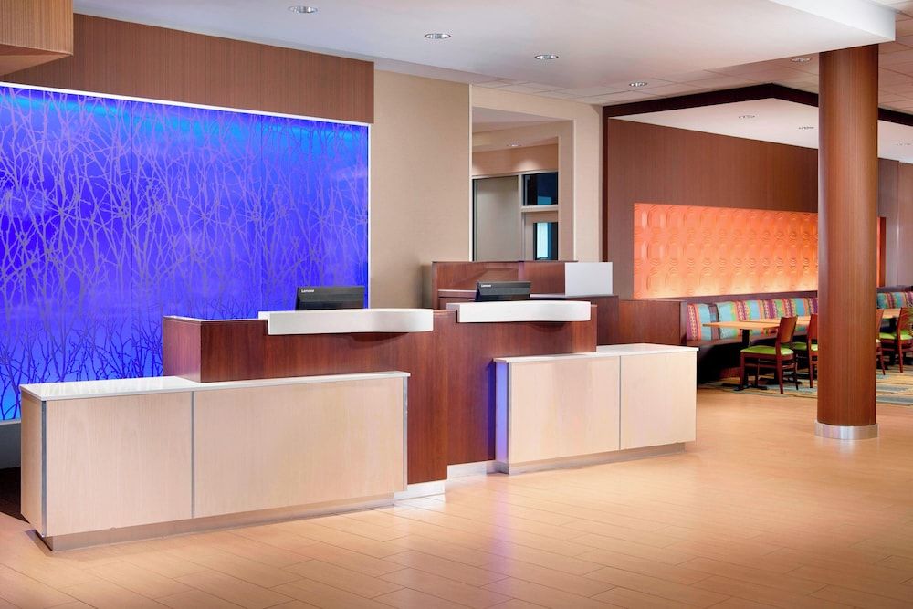 Fairfield Inn & Suites by Marriott Hendersonville Flat Rock 2