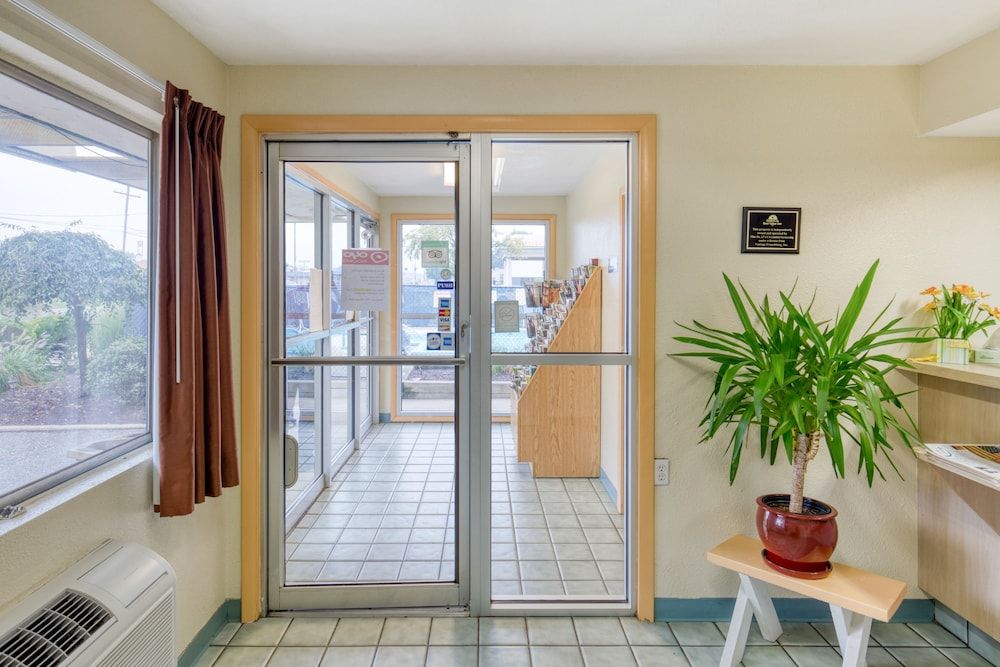 Days Inn by Wyndham New Philadelphia 2