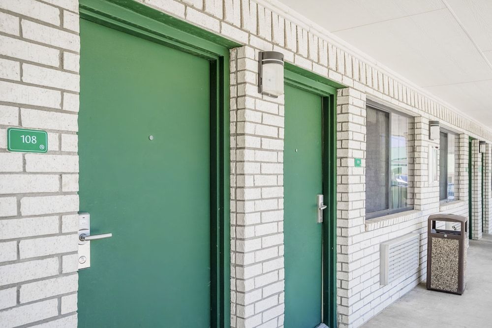 OYO Hotel Yoakum West 3