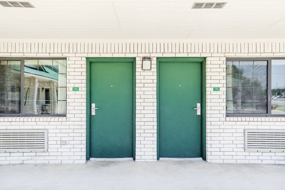 OYO Hotel Yoakum West 2