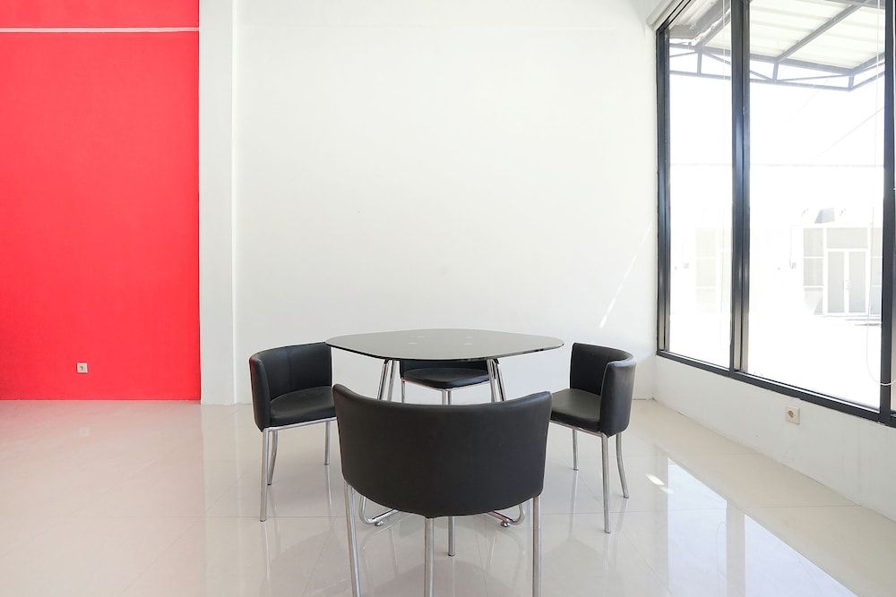 OYO 877 Bypass Town Square 2