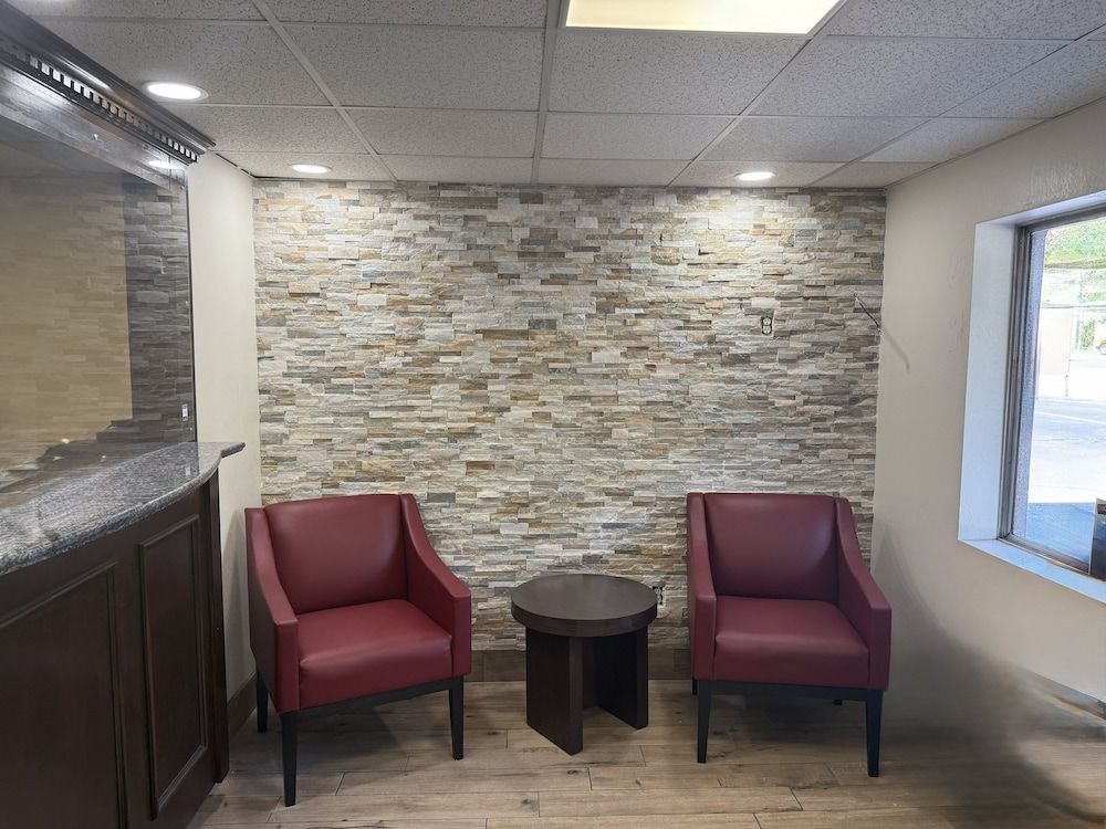 Red Roof Inn & Suites Swansea 2