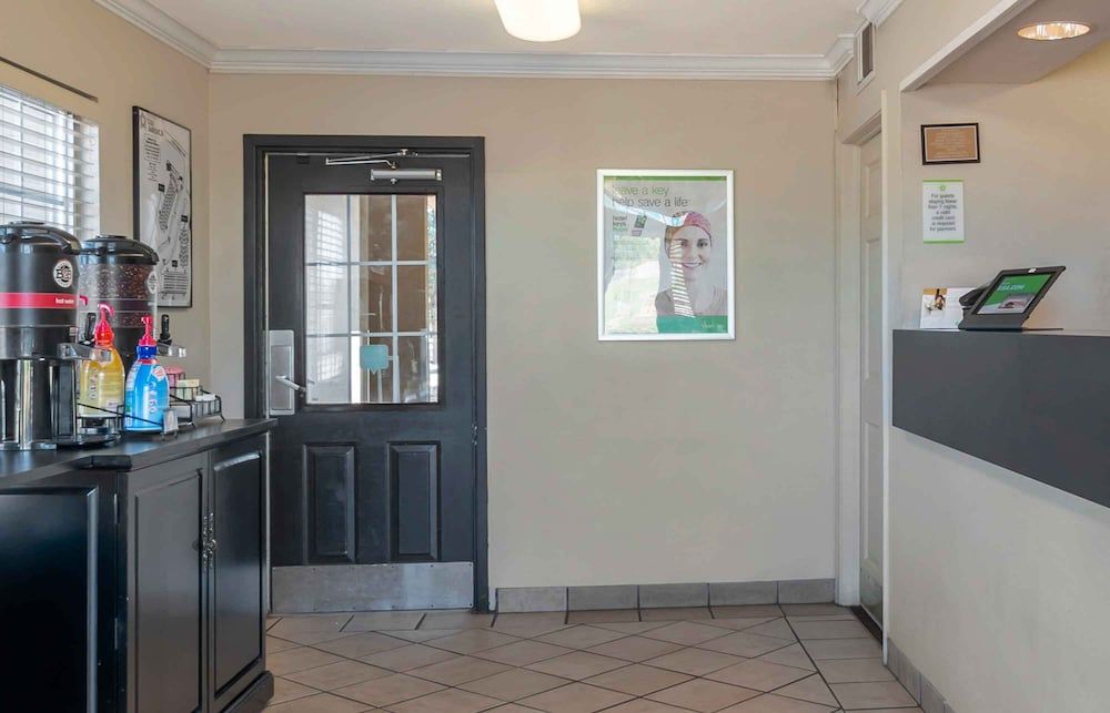 Extended Stay America Suites Kansas City Shawnee Mission 3