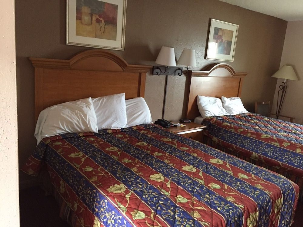 Econo Lodge Franklin 2