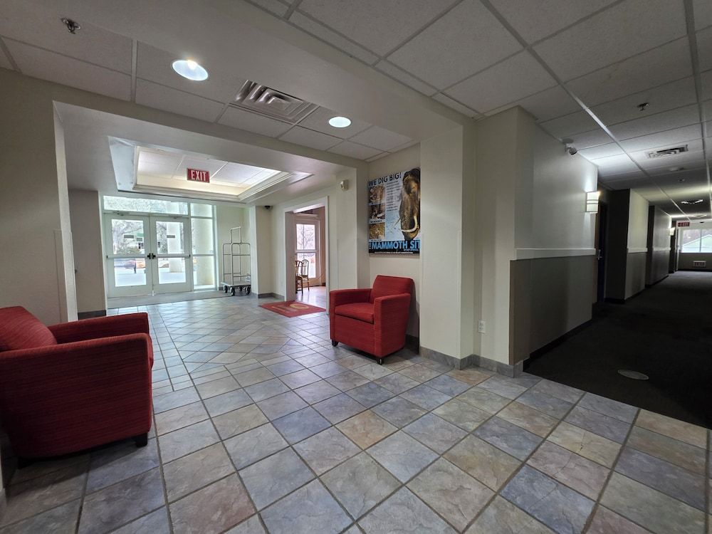 Econo Lodge Hot Springs South 2