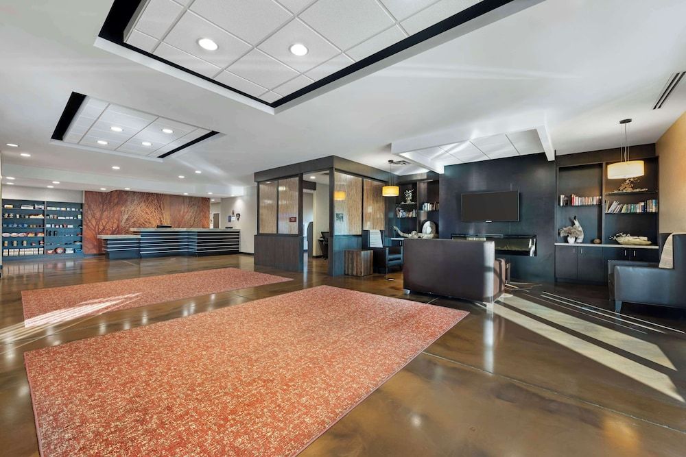 Best Western Plus Lakeview Hotel 2