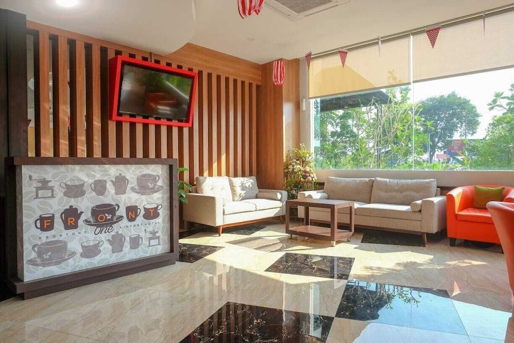 Front One Hotel Airport Solo 2
