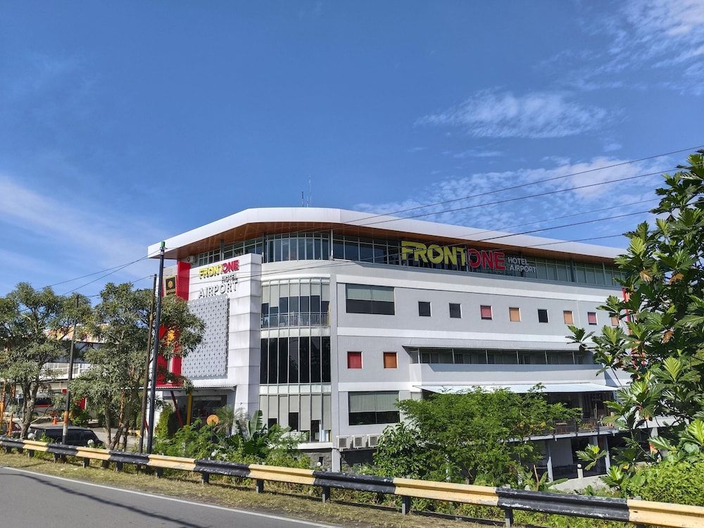 Front One Hotel Airport Solo 1