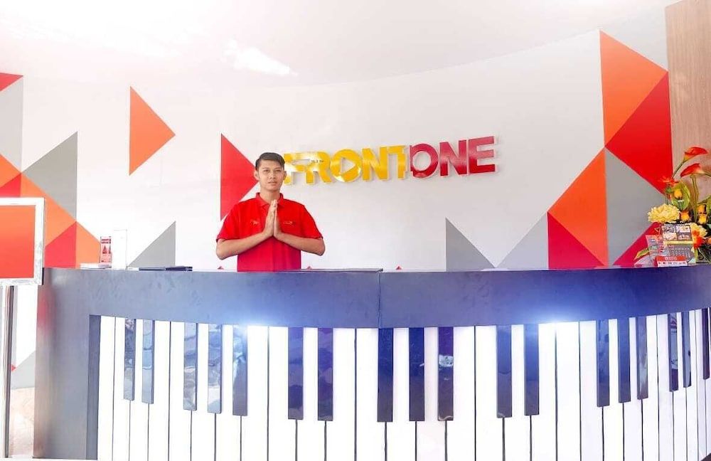 Front One Hotel Airport Solo 3