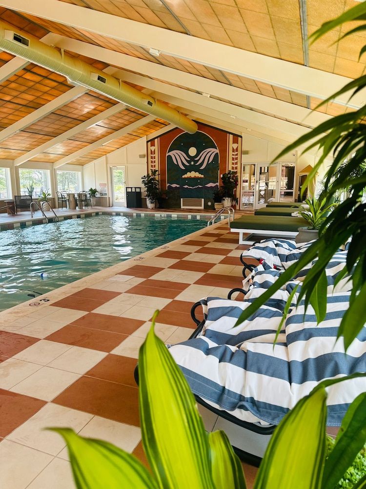 Uncommoner Hotel by Reverie Boutique Collection -1 étoiles à West Yarmouth