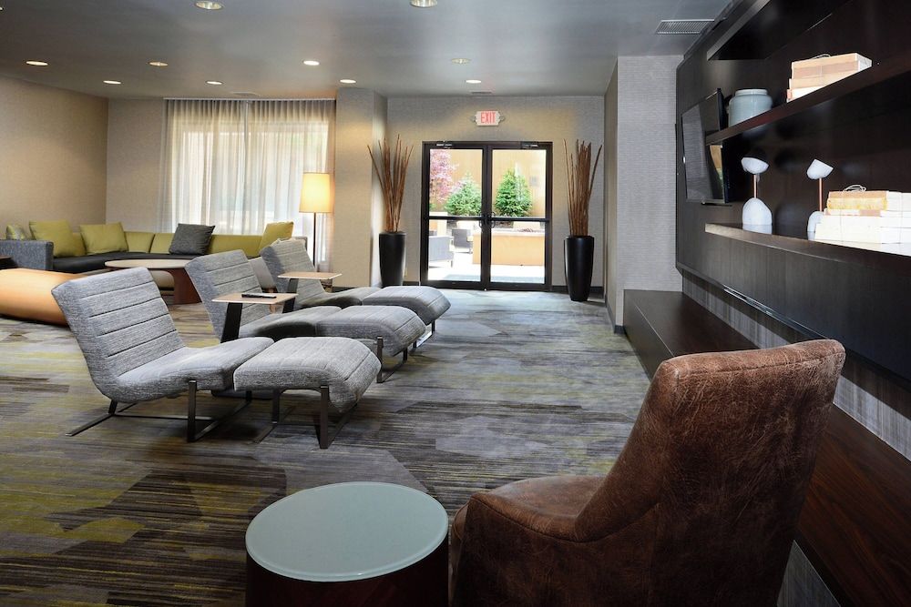 Courtyard by Marriott Beckley 2