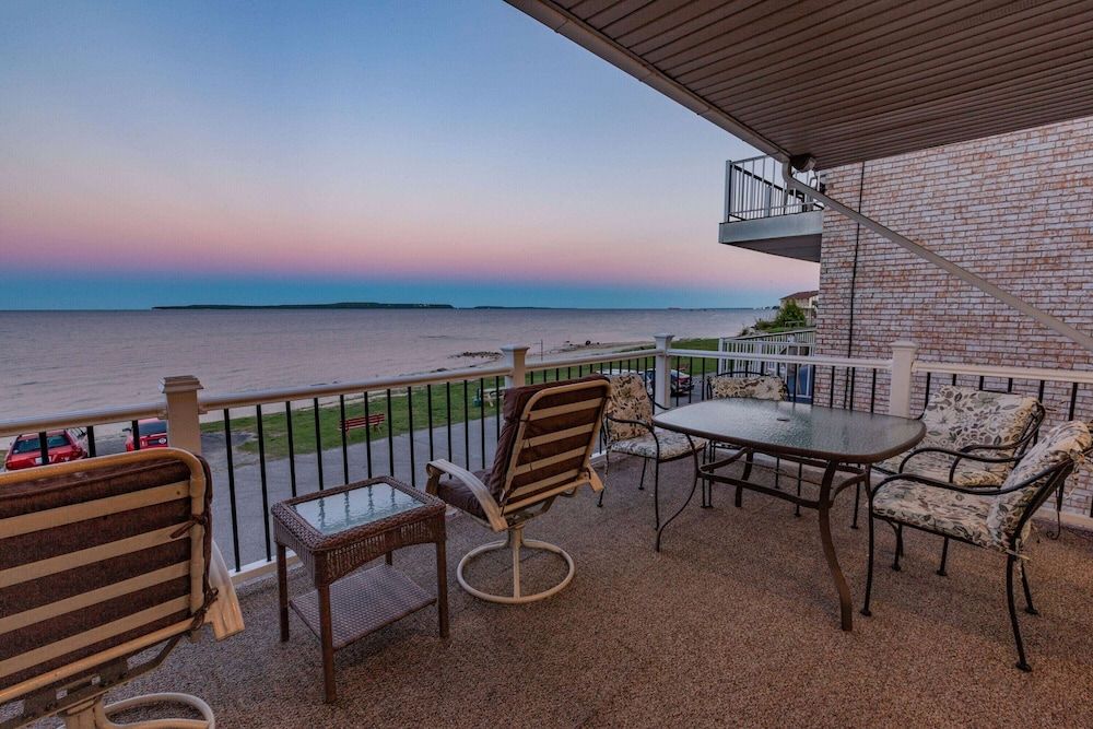 Days Inn & Suites by Wyndham St. Ignace Lakefront 3 estrelas em Saint Ignace