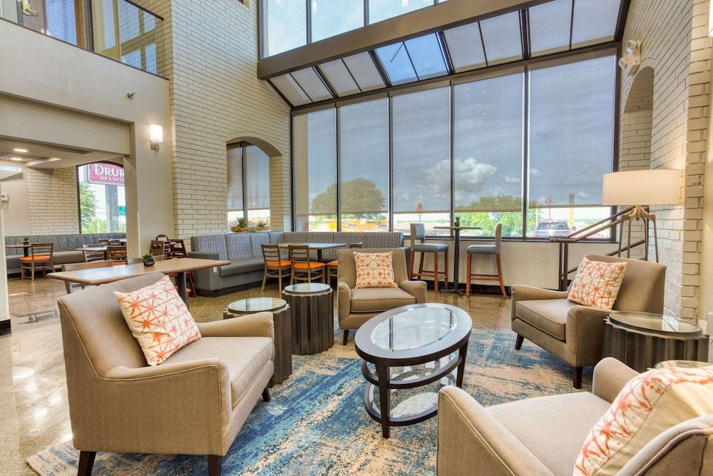 Drury Inn & Suites St. Louis Collinsville 2