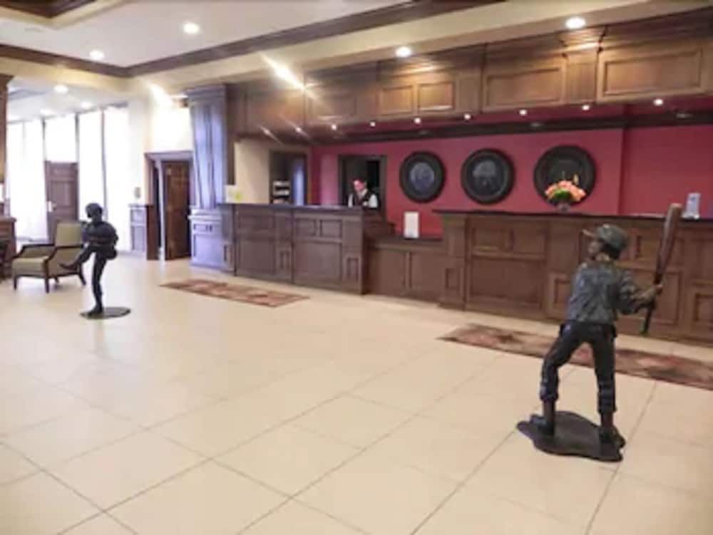 Decatur Conference Center & Hotel 3