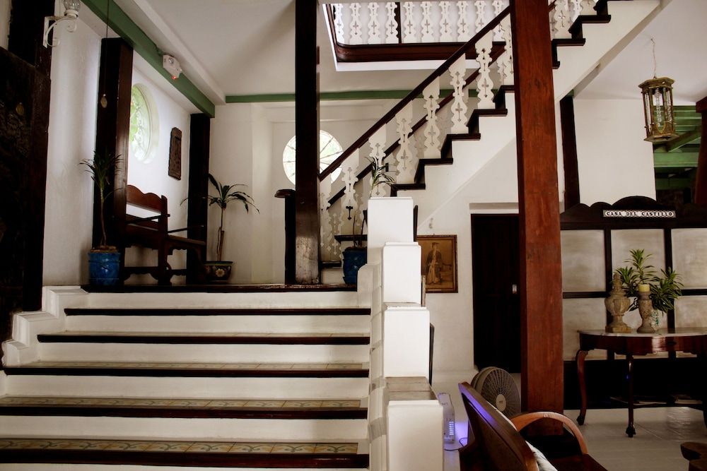 Paradores Del Castillo 3