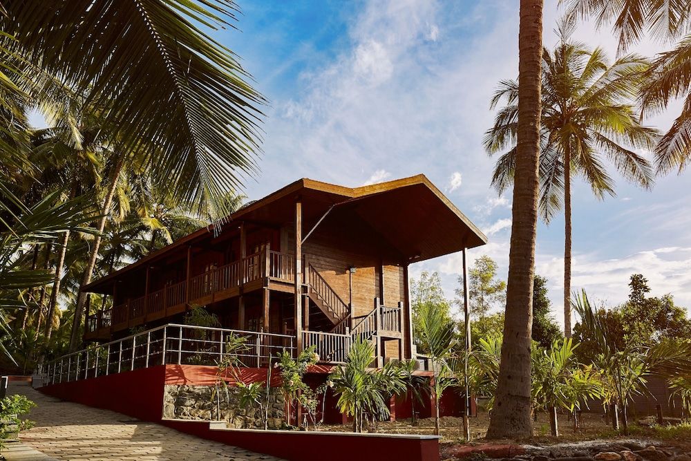 Sterling Anaikatti 4 estrellas en Varagampadi