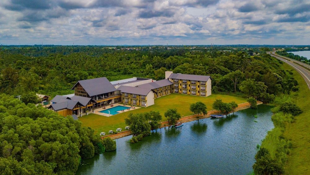 Amora Lagoon 5 estrelas em Katunayaka