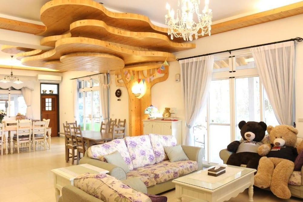 Bear Meets Moose B&B 3