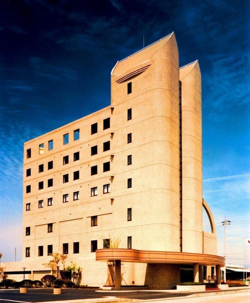 Sakaide Plaza Hotel 2 estrelas em Sakaide