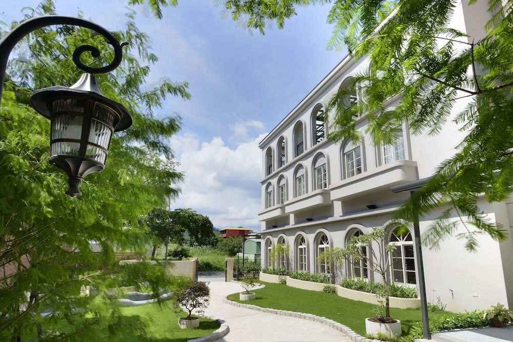 Caffir garden hotel 3 estrelas em Jiji