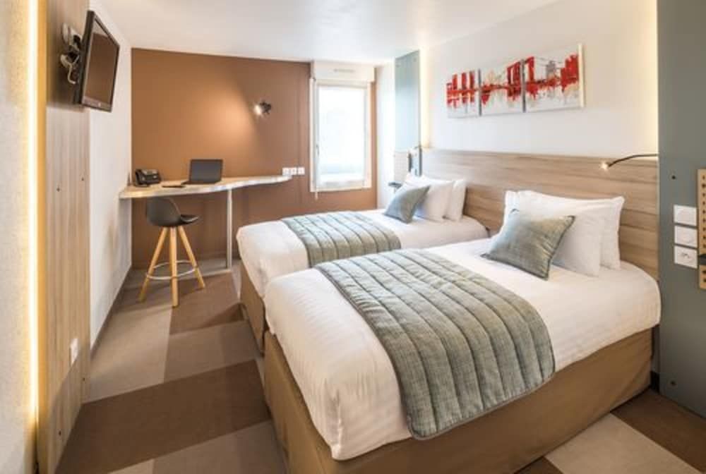 Carré Pau Airport Hôtel 3